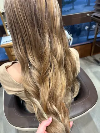 ロング カラー RINA .のヘアスタイル