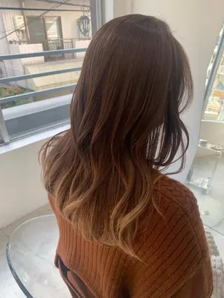 セミロング 229所属・高橋 亜紀のヘアスタイル