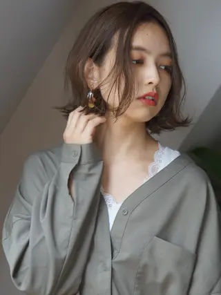 ミディアム カラー パーマ hoNua. 栄/透明感カラーのヘアスタイル