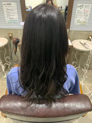 ロング カラー ビラデルソルmaRe所属・山口 莉々香のヘアスタイル