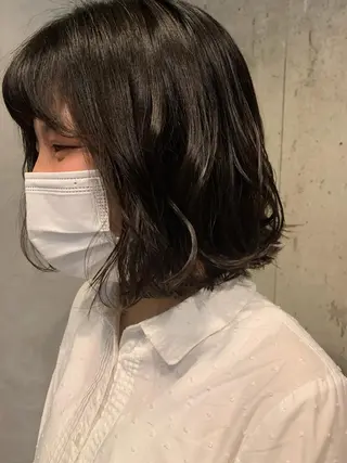 ミディアム ブリーチなしWカラー /地毛風/小林凪沙のヘアスタイル