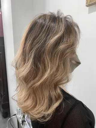 セミロング カラー 👑圧倒的カラー👑 佐々木祐希のヘアスタイル