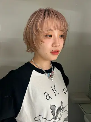 ショート カラー hen所属・心斎橋/レイヤー/ ブリーチ/モエのヘアスタイル