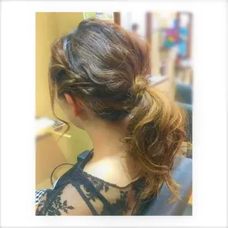 ミディアム ヘアアレンジ パピヨンロゼ メイ 髪質改善/酸性のヘアスタイル