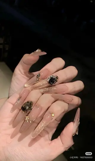 ネイル Sunnyサニー所属・桝井 春奈のネイルデザイン