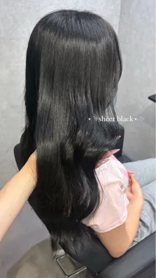 ロング カラー 乾 友梨香のヘアスタイル