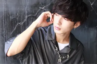 ショート カラー パーマ メンズ 赤み消し🌿 透明感カラー🫧のヘアスタイル