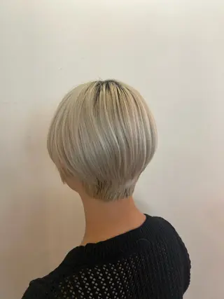 ショート カラー IT by ALBUM立川のヘアスタイル