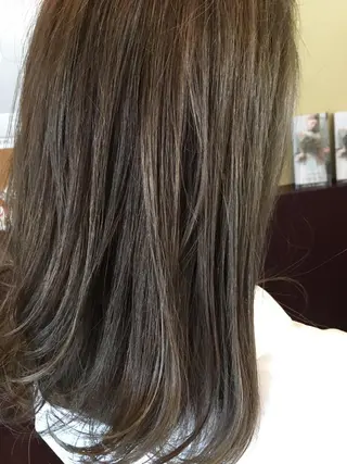 ミディアム オオニシ アキラのヘアスタイル