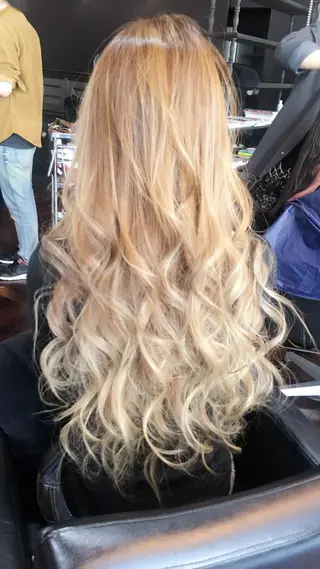 ロング カラー 吉本 yoshimotoのヘアスタイル