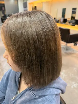 ミディアム カラー 磯崎 新のヘアスタイル