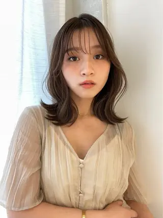 セミロング カラー 透明感カラーと映画 美容師/yujiのヘアスタイル