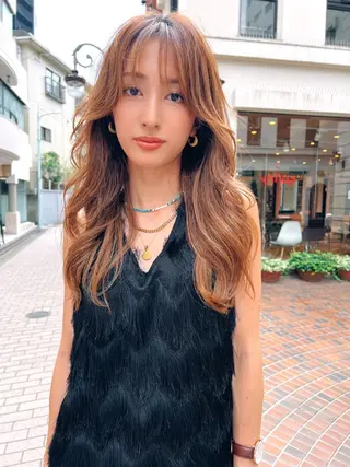 ロング MUSASHI ブリーチカラー◎のヘアスタイル