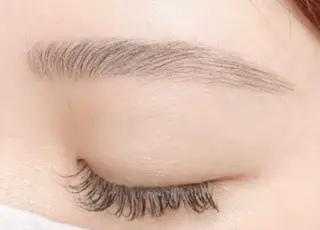 アイブロウ belalua所属・belalua eyelashのマツエク・マツパデザイン