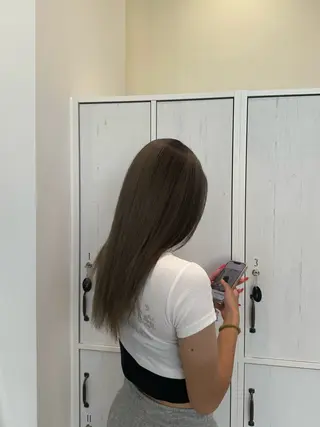 ロング 平井 真由のヘアスタイル