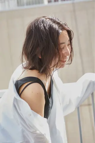 ミディアム カラー 𝙱𝙻𝙴𝙽 𝚋𝚢 𝚍𝚘𝚝.所属・🤍BLEN 窓🤍のヘアスタイル