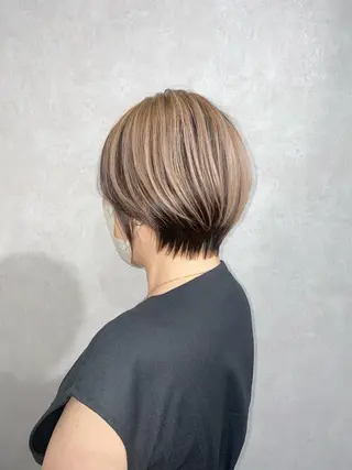 ショート カラー _White所属・ＳＨＩ ＺＵのヘアスタイル