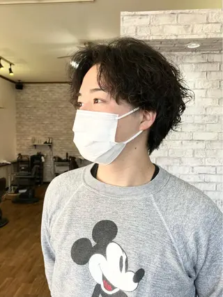 パーマ メンズ ヘアークルーズ ピースのヘアスタイル