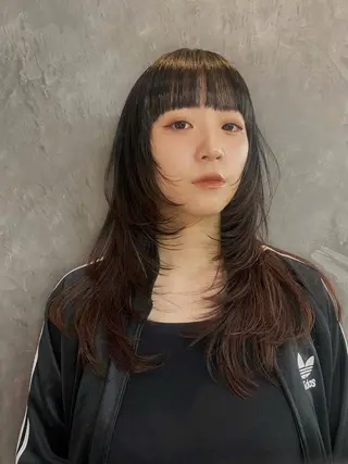 ロング THE DOTS【ザ ドッツ】所属・C H I H A R Uのヘアスタイル