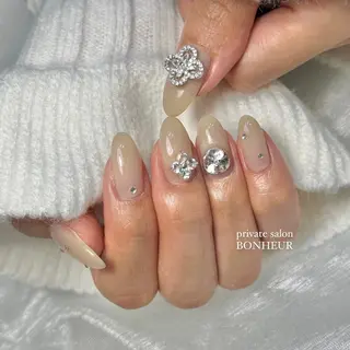 ネイル BONHEUR Annaのネイルデザイン