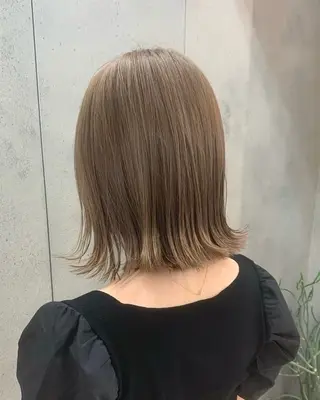 ショート カラー ヘアアレンジ ボブ/透明感ベージュ 🫧クルミ🌟のヘアスタイル