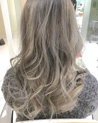 カラー ナガイ ユウキのヘアスタイル