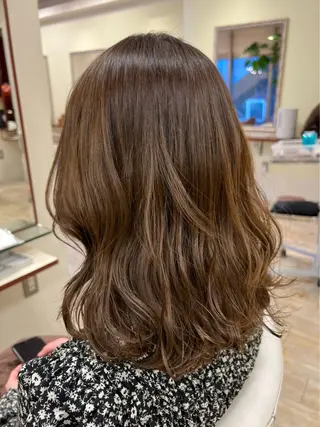 ミディアム 芝山 柚衣のヘアスタイル