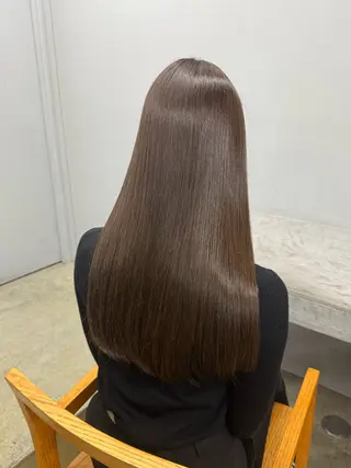 カラー maina/透明感 ベージュ/ブラウンのヘアスタイル