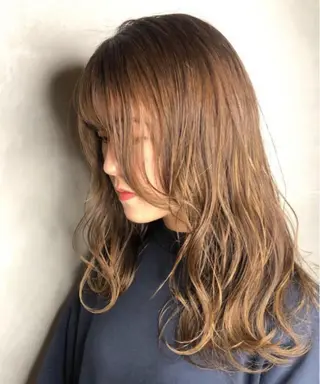 セミロング カラー 圧倒的透明感カラー nana🦕のヘアスタイル