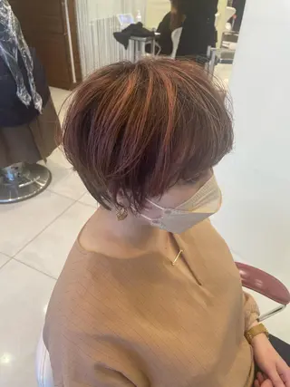 ショート カラー 佐々木 麻純のヘアスタイル