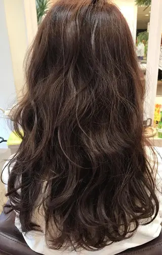 セミロング カラー パーマ、髪質改善 川崎祐介のヘアスタイル