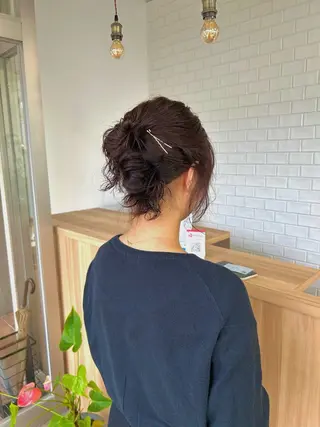 カラー 津田 七美希のヘアスタイル