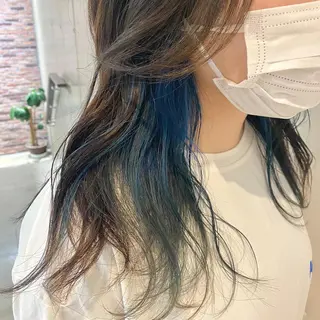 ロング カラー エクステ／インナー カラー 礒野朱里のヘアスタイル