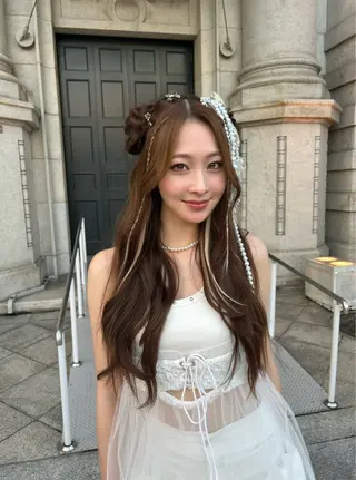 ロング 加藤 優里のヘアスタイル