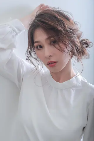 ロング ヘアアレンジ 伊藤 裕貴のヘアスタイル
