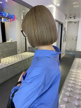 セミロング パーマ ヘアアレンジ 🎨ハイトーン/ 切りっぱなし みつきのヘアスタイル