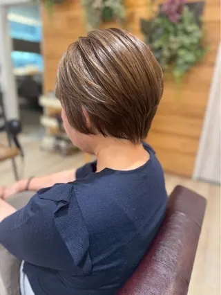 ショート カラー 伊藤 梨緒のヘアスタイル