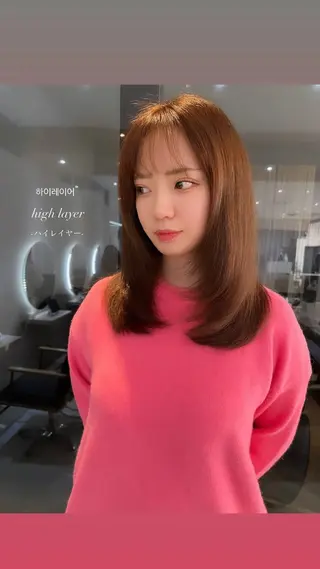 セミロング カラー 韓国🇰🇷レイヤー 映える顔周り🩷のヘアスタイル