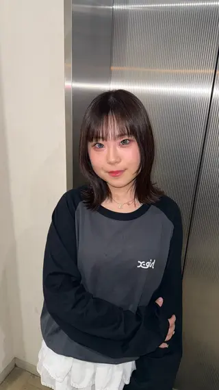 ショート ハイトーン/カット モデルKazuhaのヘアスタイル