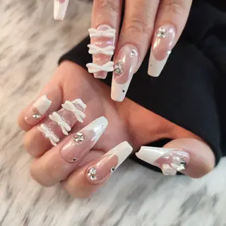 ネイル RUNWAY 　　の眉毛・アイブロウイメージ