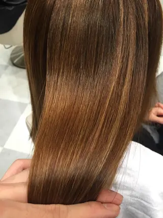 カラー アンダーバーホワイト_WHITE所属・_WHITE芝本 賢吾【天王寺店】のヘアスタイル