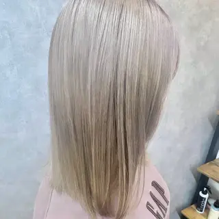 ミディアム FÜRSTIN所属・西村髪質改善 ブリーチ縮毛矯正のヘアスタイル