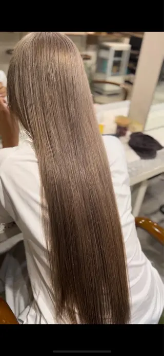 ロング カラー 近藤 乃紀のヘアスタイル