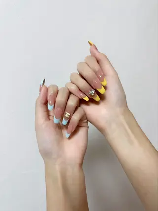 ネイル nail.salon .Reversalのネイルデザイン