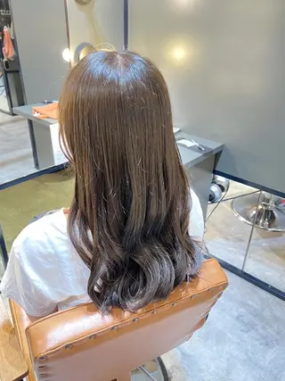 ロング カラー ノイシキ サキのヘアスタイル