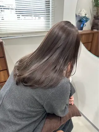 セミロング カラー 原口 桃歌のヘアスタイル