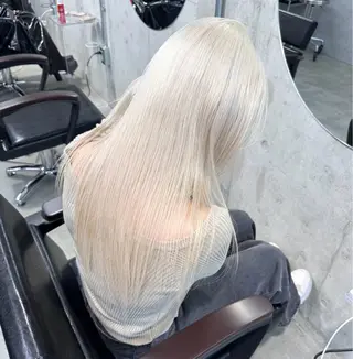 カラー 漆畑 莉奈のヘアスタイル