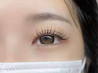 マツエク・マツパ STUD eye+所属・LEDアンドヘルシー 高持続パーマMIKIのマツエク・マツパデザイン