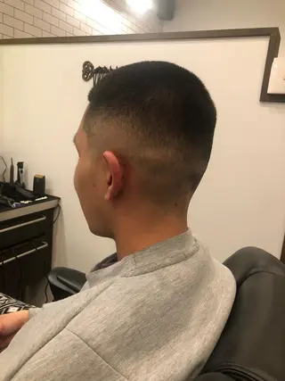 メンズ BARBER SHOP FOURSEASON所属・OHNISH RYUSEIのヘアスタイル