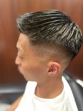 ショート メンズ 海老原 コウのヘアスタイル